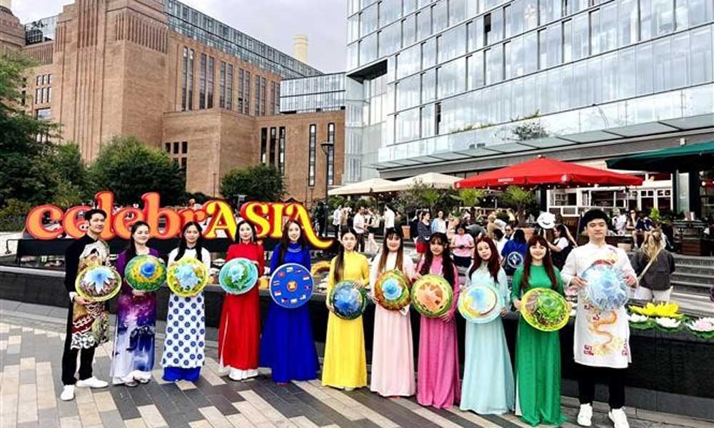 Vietnamese cultural colours shine at UK’s largest Southeast Asian festival